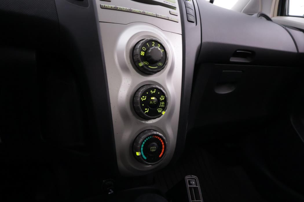TOYOTA Yaris 2007