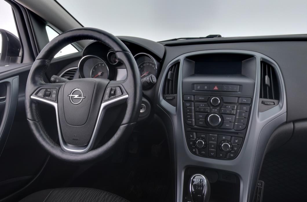OPEL Astra 2013