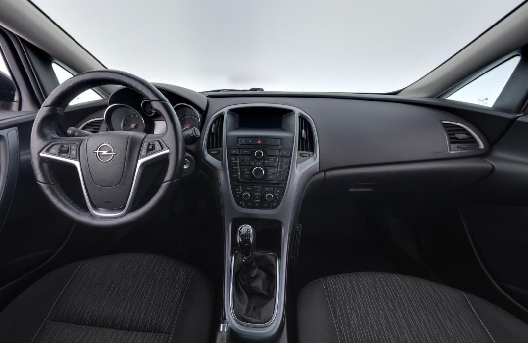 OPEL Astra 2013