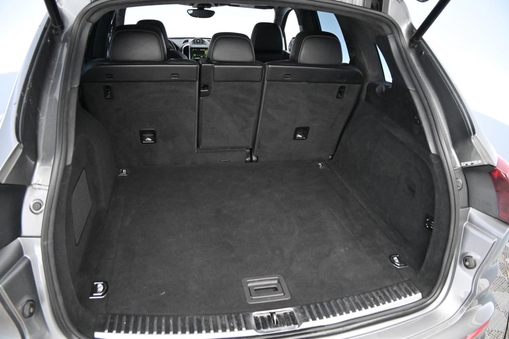 PORSCHE Cayenne 2016