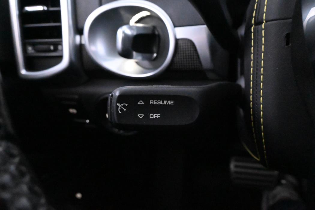 PORSCHE Cayenne 2016