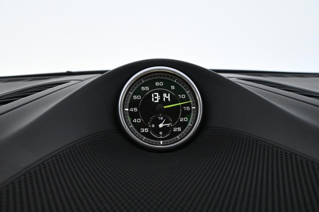 PORSCHE Cayenne 2016