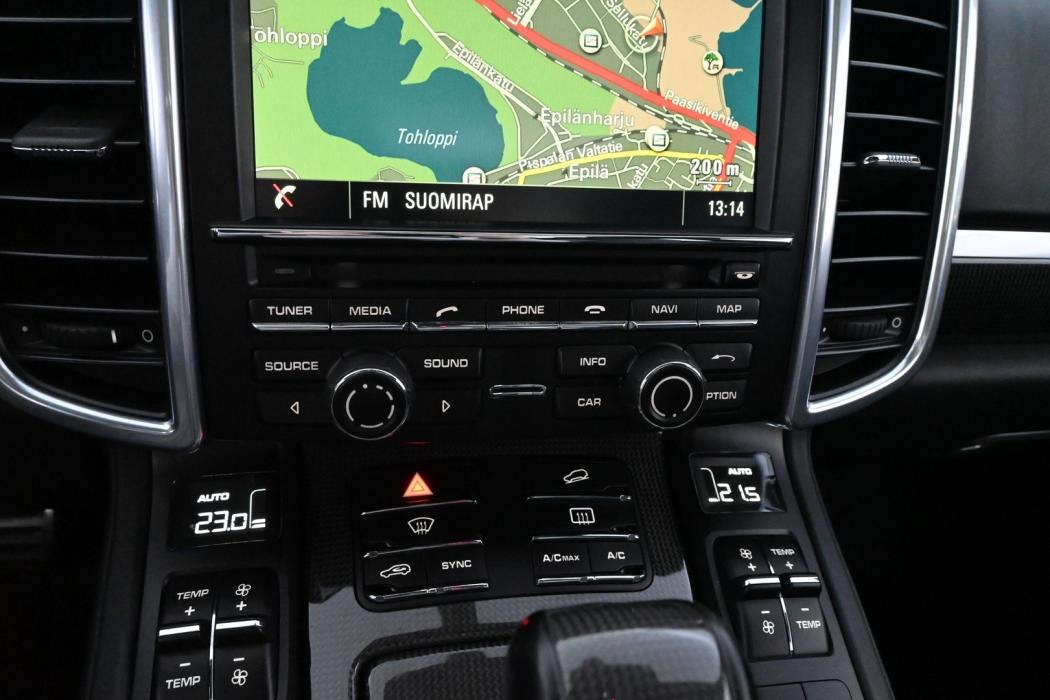 PORSCHE Cayenne 2016