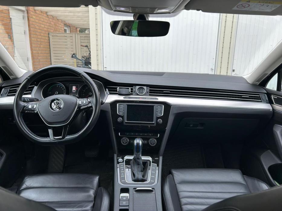 VOLKSWAGEN Passat 2016