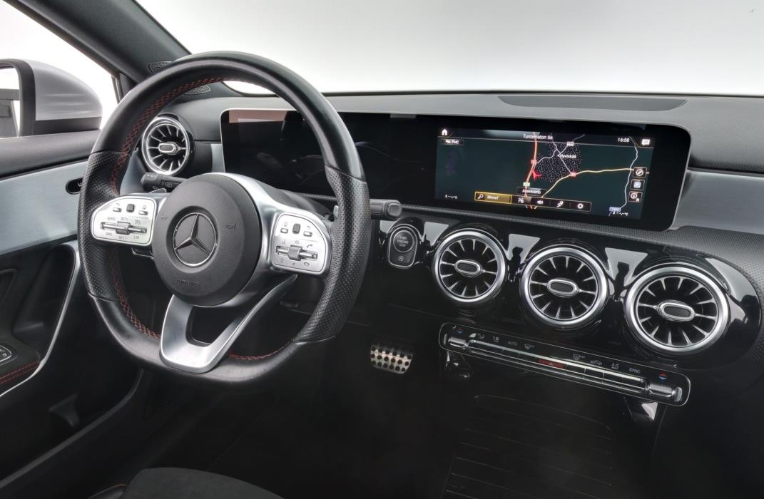 MERCEDES-BENZ A 2019