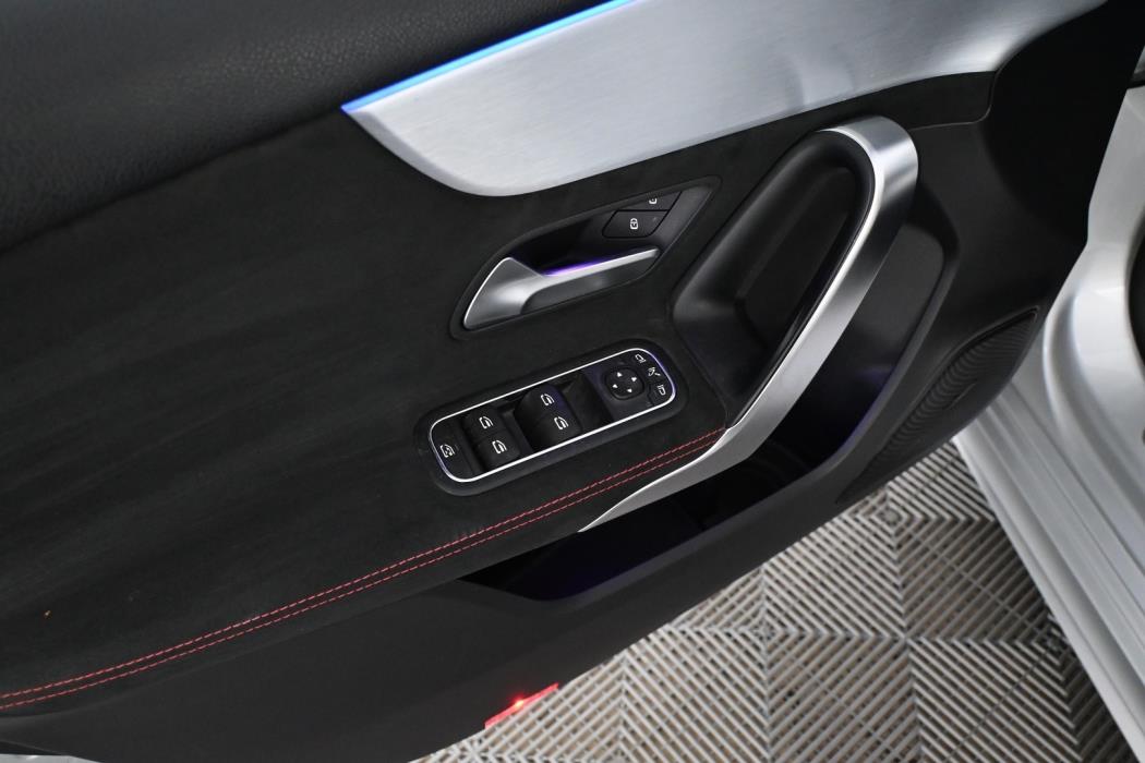 MERCEDES-BENZ A 2019