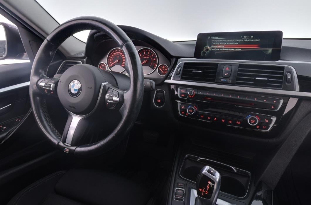 BMW 330 2016