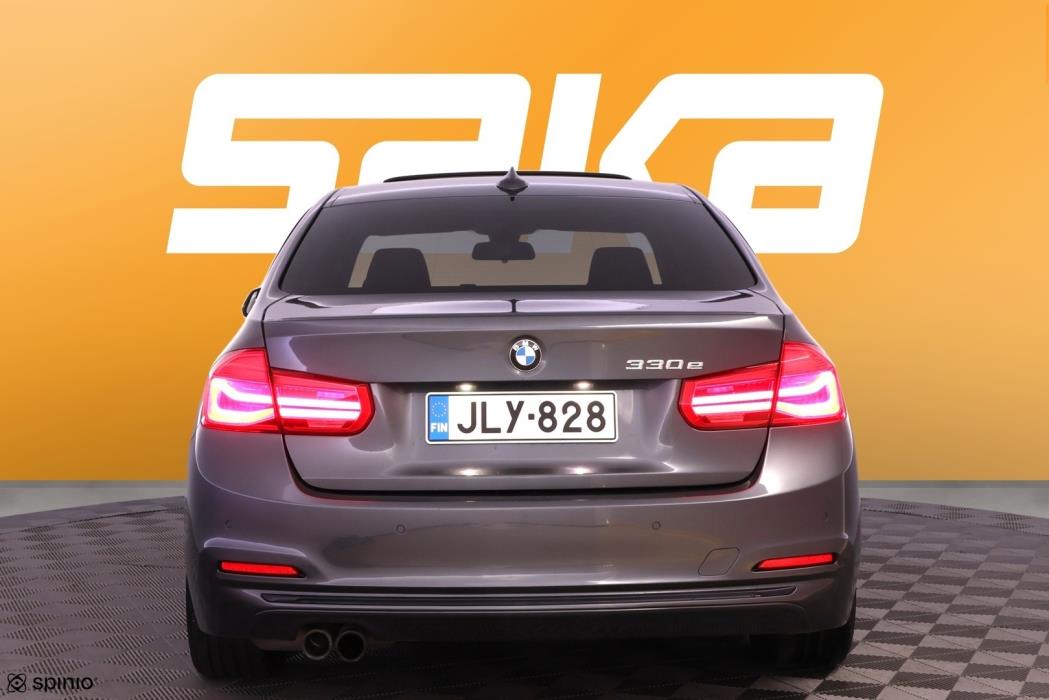 BMW 330 2016