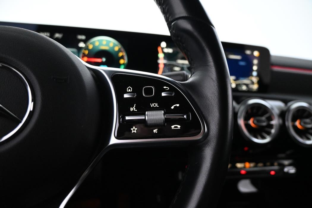 MERCEDES-BENZ CLA 2023