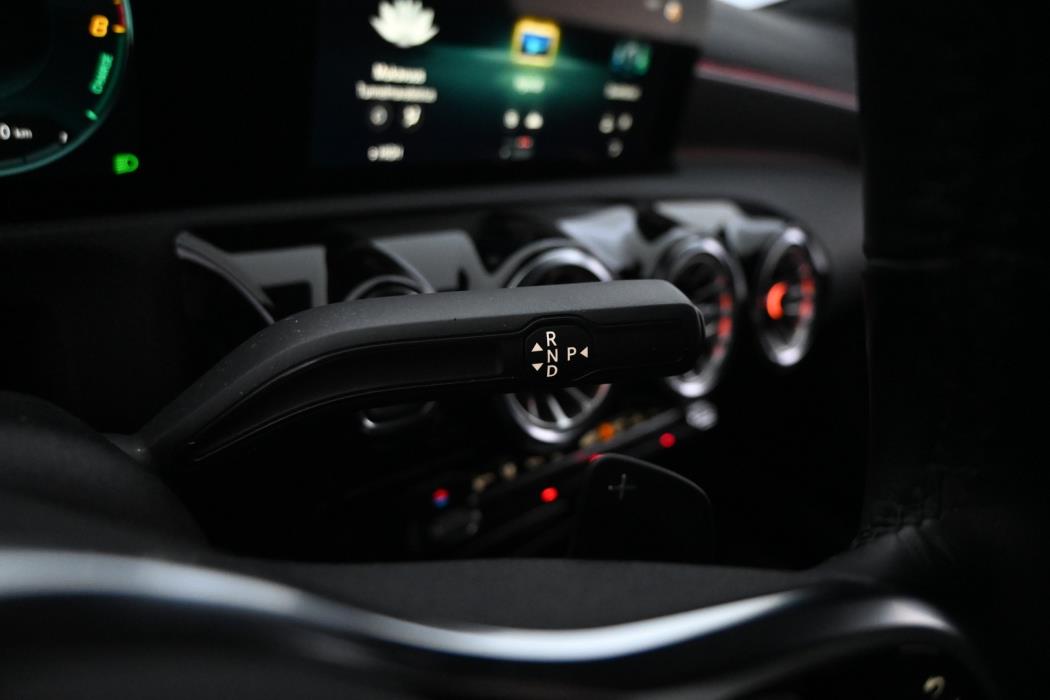 MERCEDES-BENZ CLA 2023