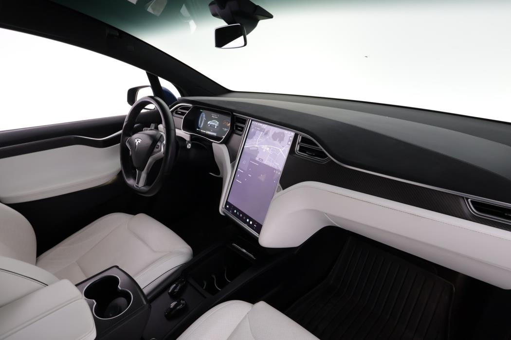 TESLA Model X 2016