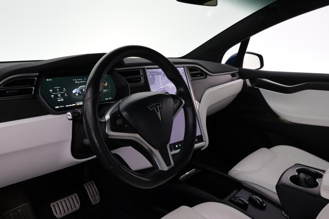 TESLA Model X 2016