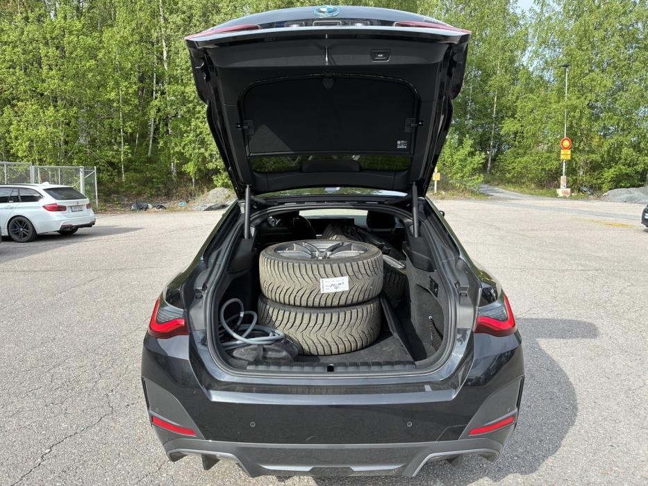 BMW i4 2023
