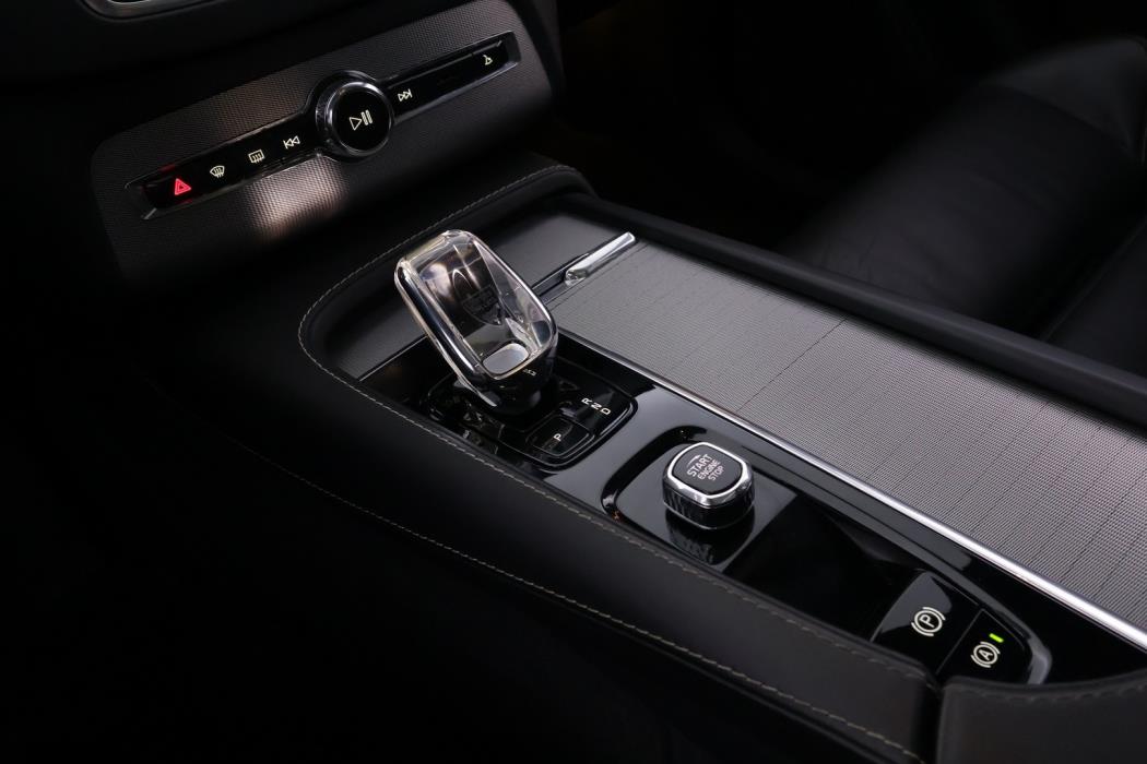 VOLVO XC90 2023