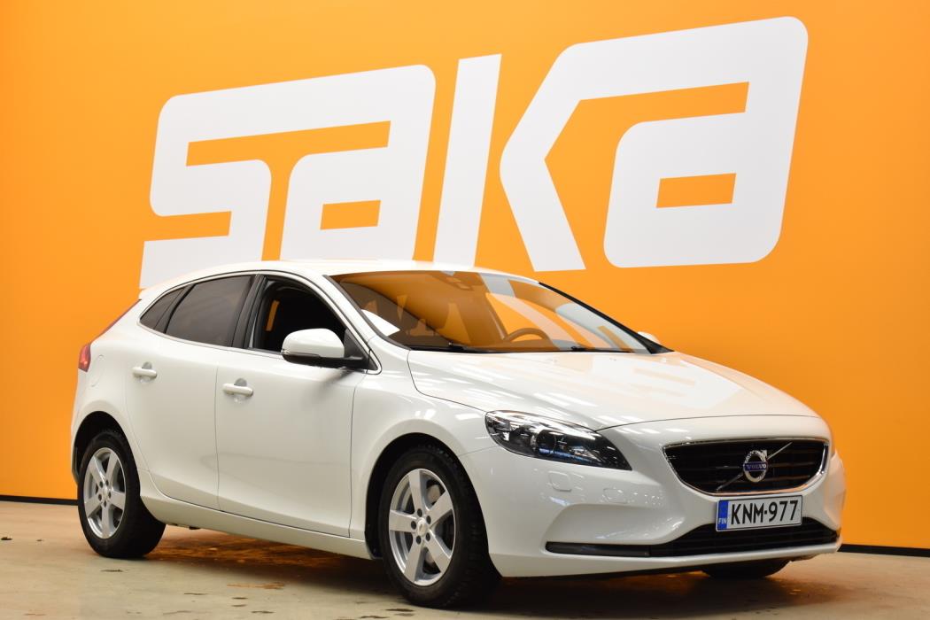 VOLVO V40 2016