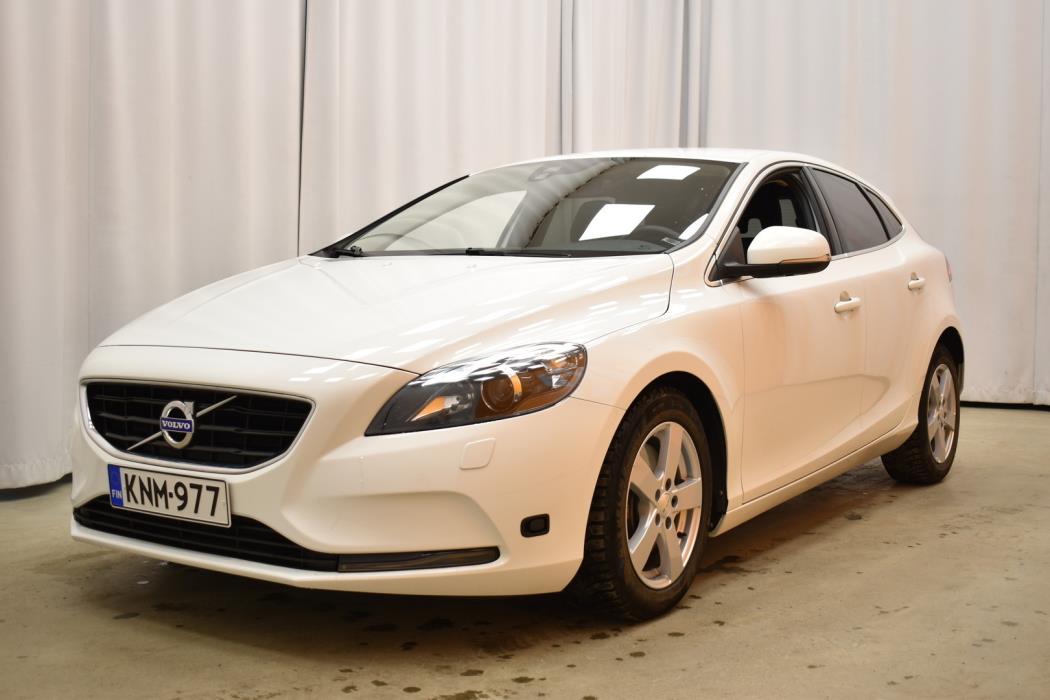 VOLVO V40 2016