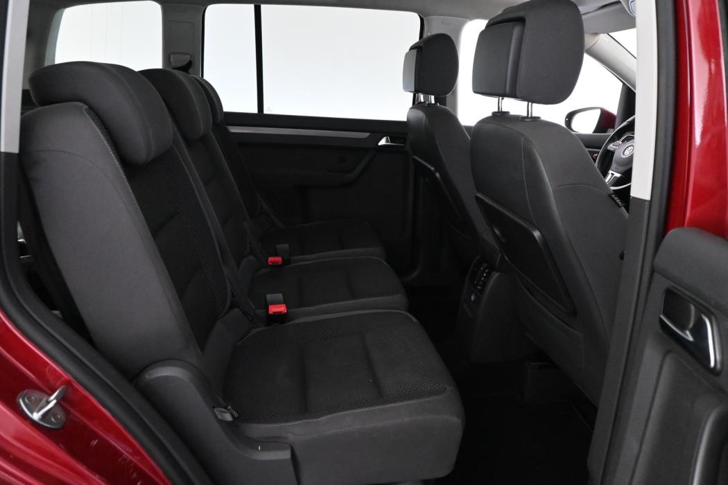 VOLKSWAGEN Touran 2013