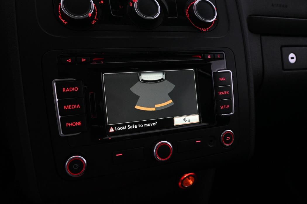 VOLKSWAGEN Touran 2013