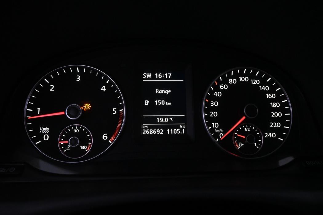 VOLKSWAGEN Touran 2013