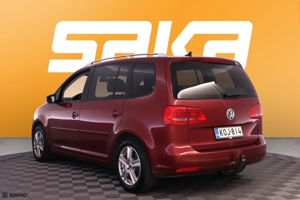 VOLKSWAGEN Touran 2013