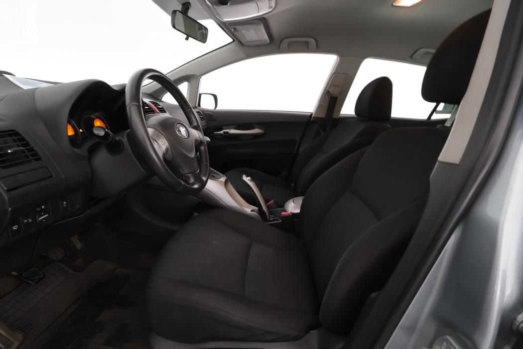 TOYOTA Auris 2009