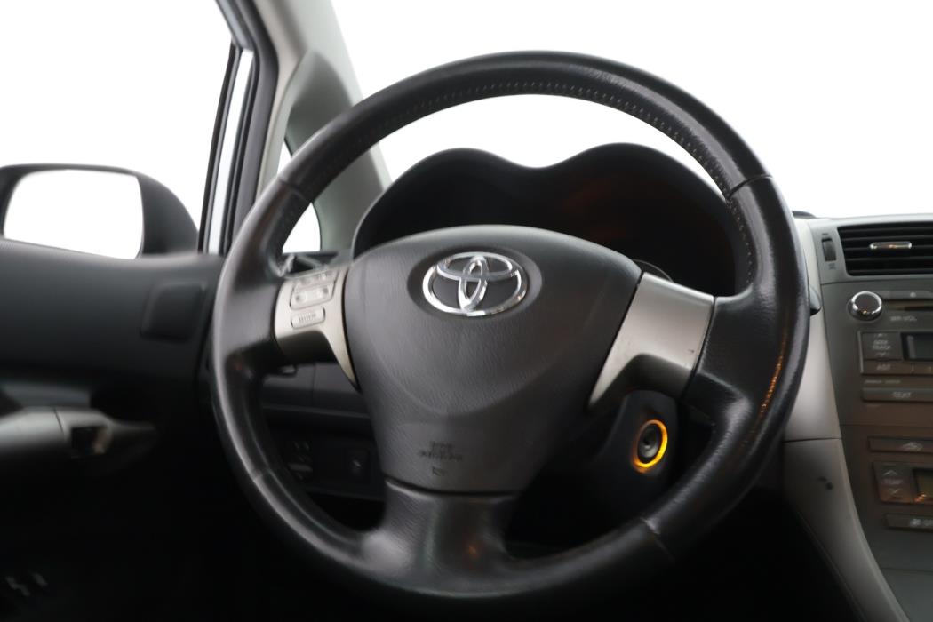 TOYOTA Auris 2009