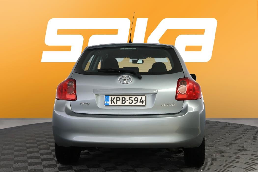 TOYOTA Auris 2009