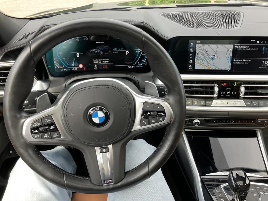 BMW 330 2021