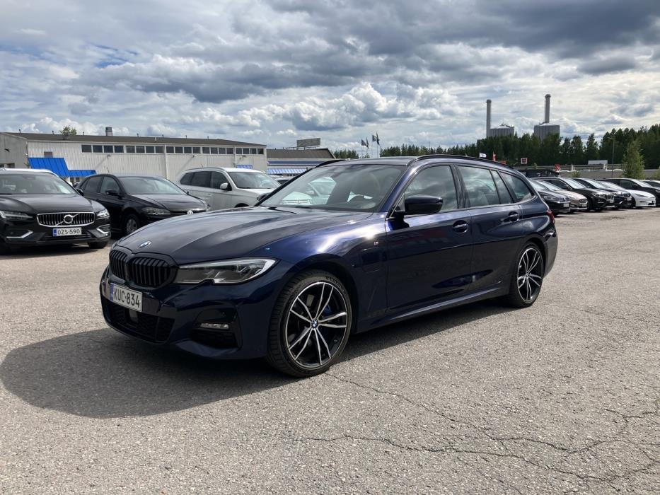 BMW 330 2021