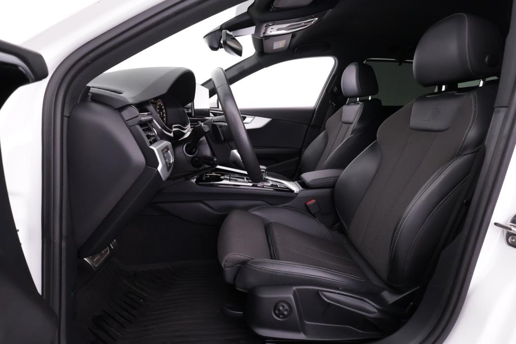 AUDI A4 2021
