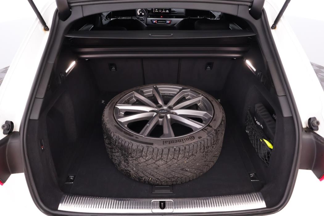 AUDI A4 2021