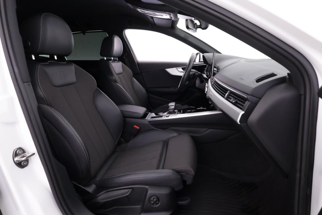 AUDI A4 2021