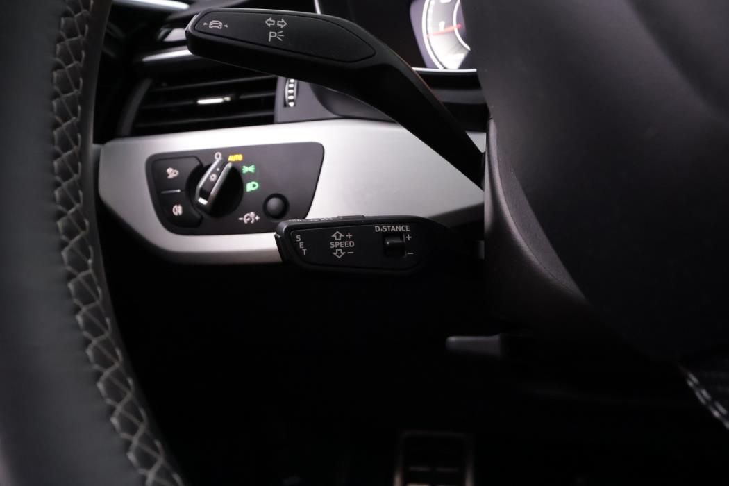 AUDI A4 2021