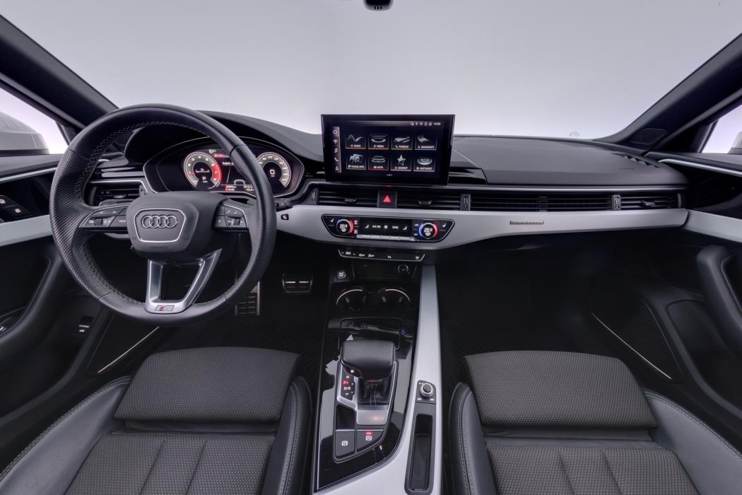 AUDI A4 2021