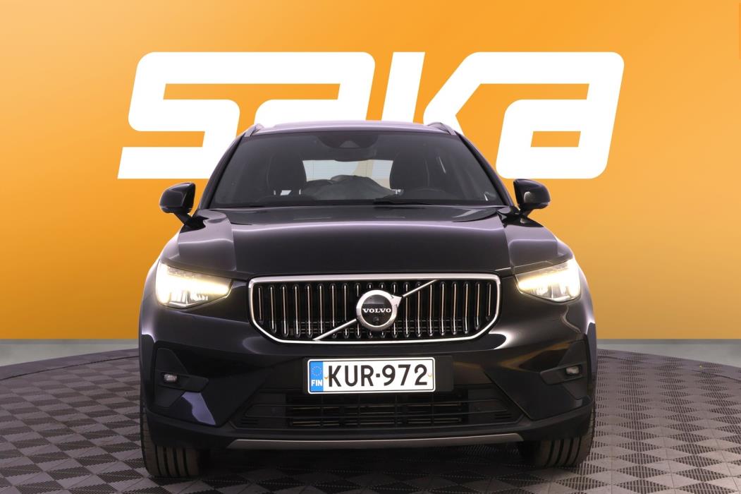 VOLVO XC40 2023