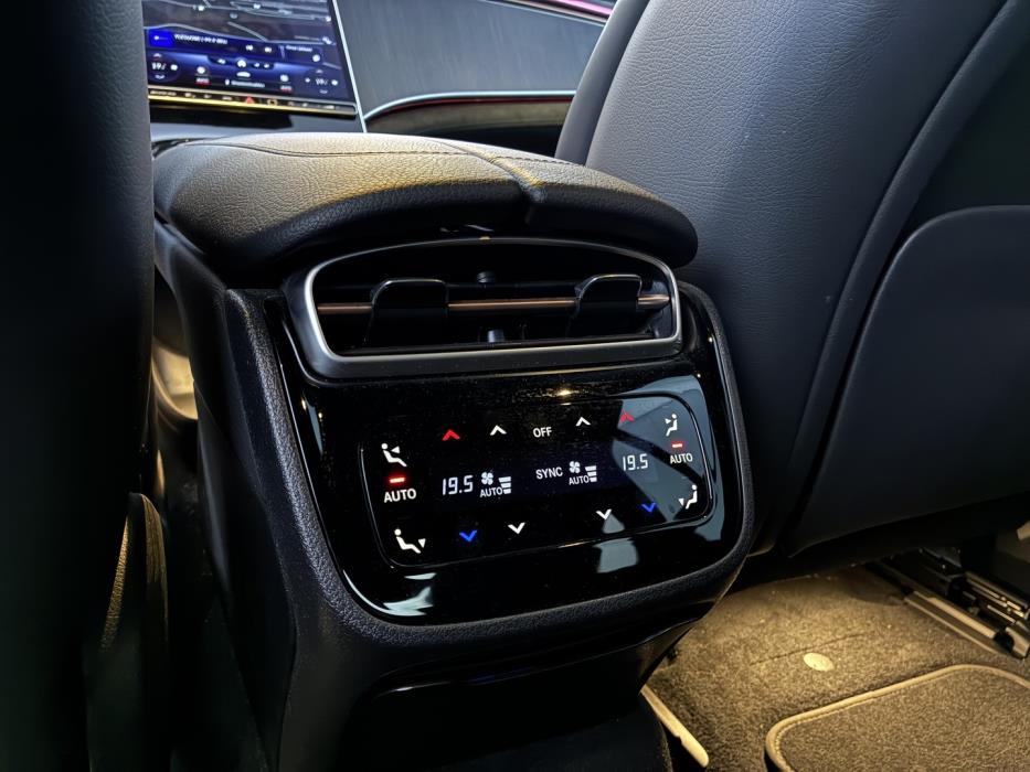 MERCEDES-BENZ EQE 2023