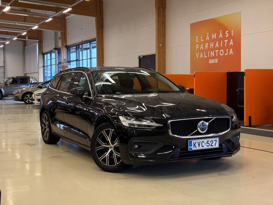 VOLVO V60 2023