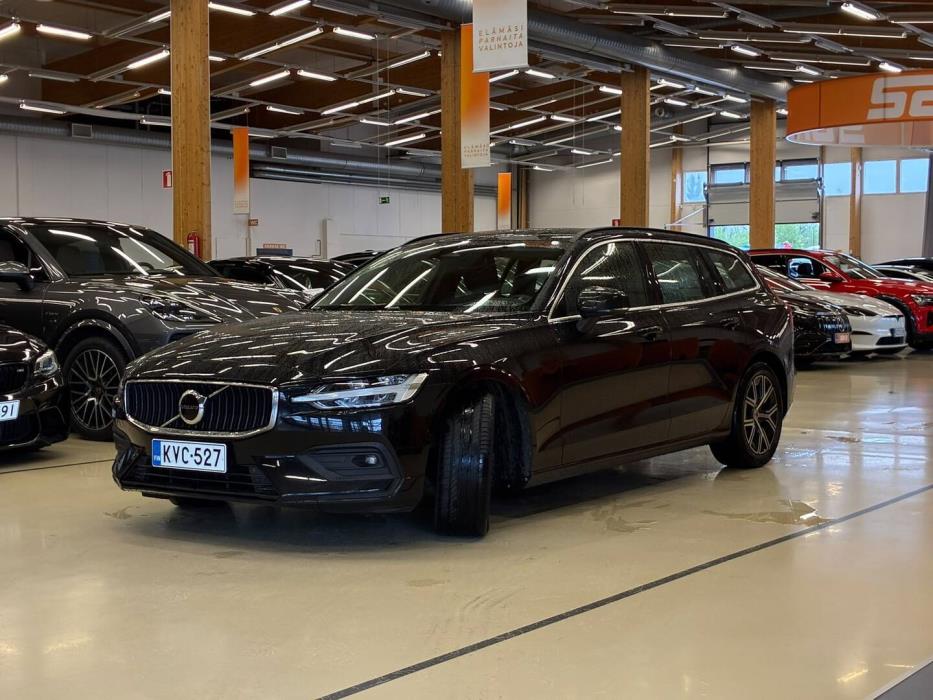VOLVO V60 2023