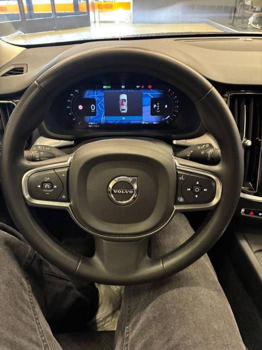 VOLVO V60 2023