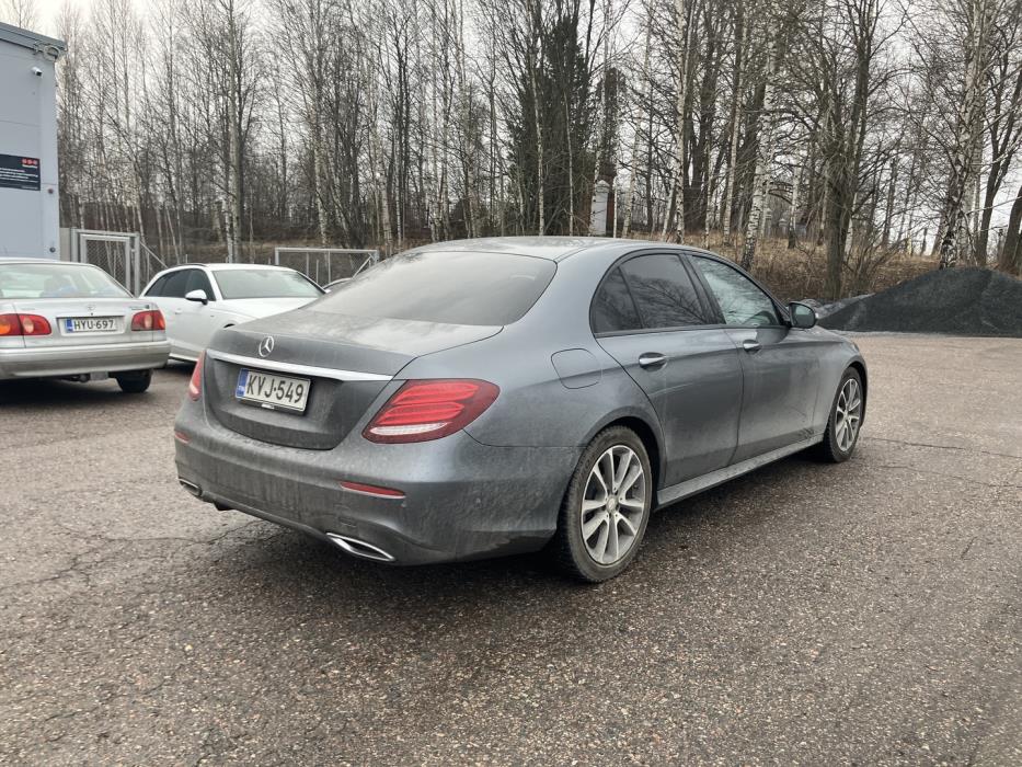 MERCEDES-BENZ E 2017