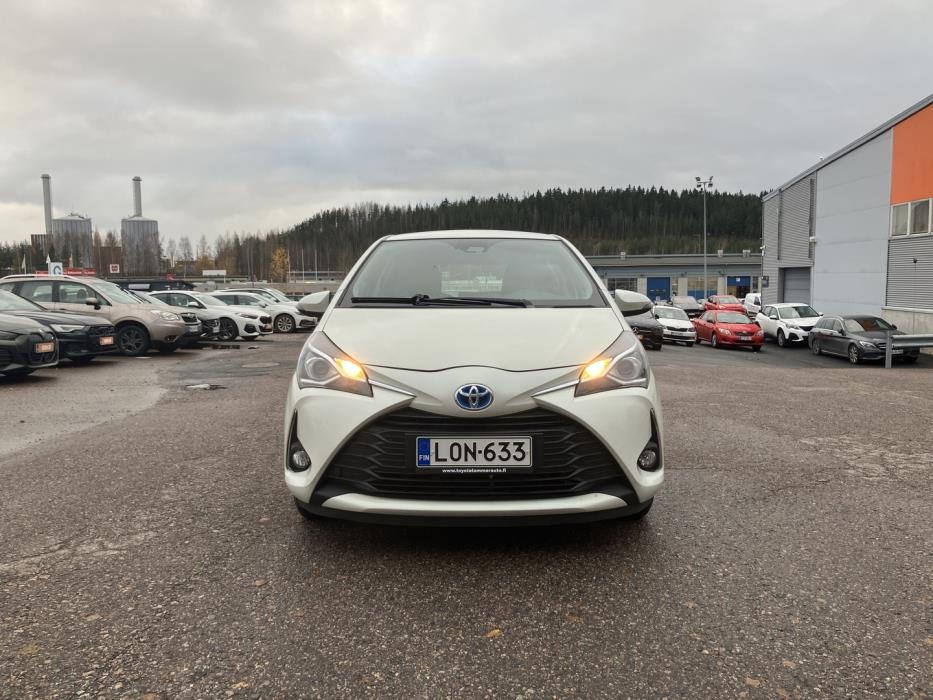 TOYOTA Yaris 2018