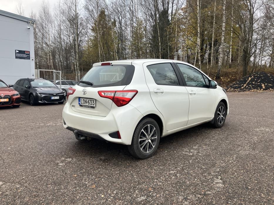 TOYOTA Yaris 2018
