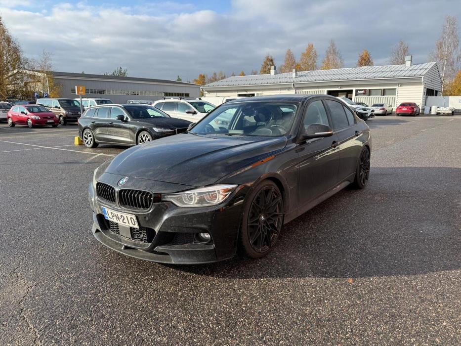 BMW 330 2017