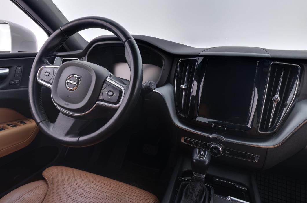 VOLVO XC60 2018