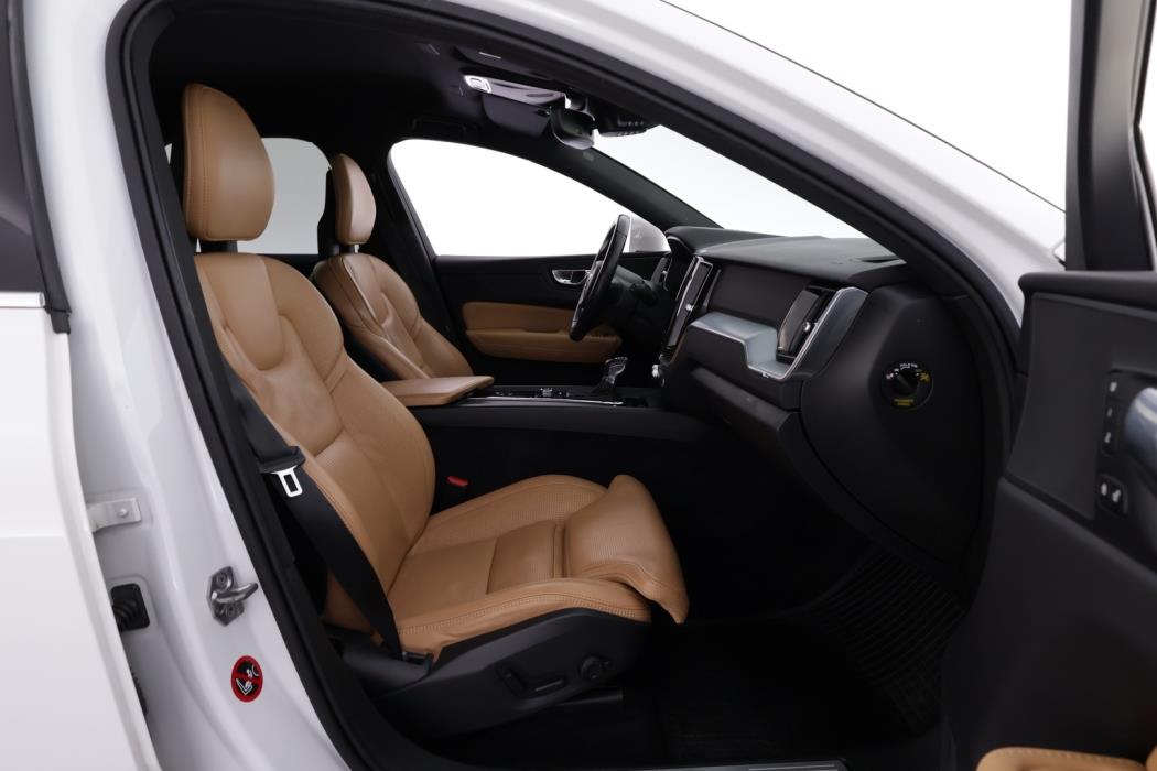 VOLVO XC60 2018