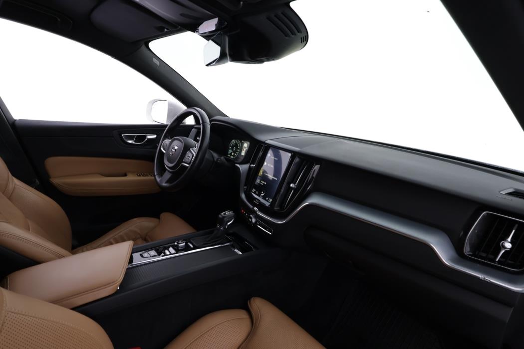 VOLVO XC60 2018