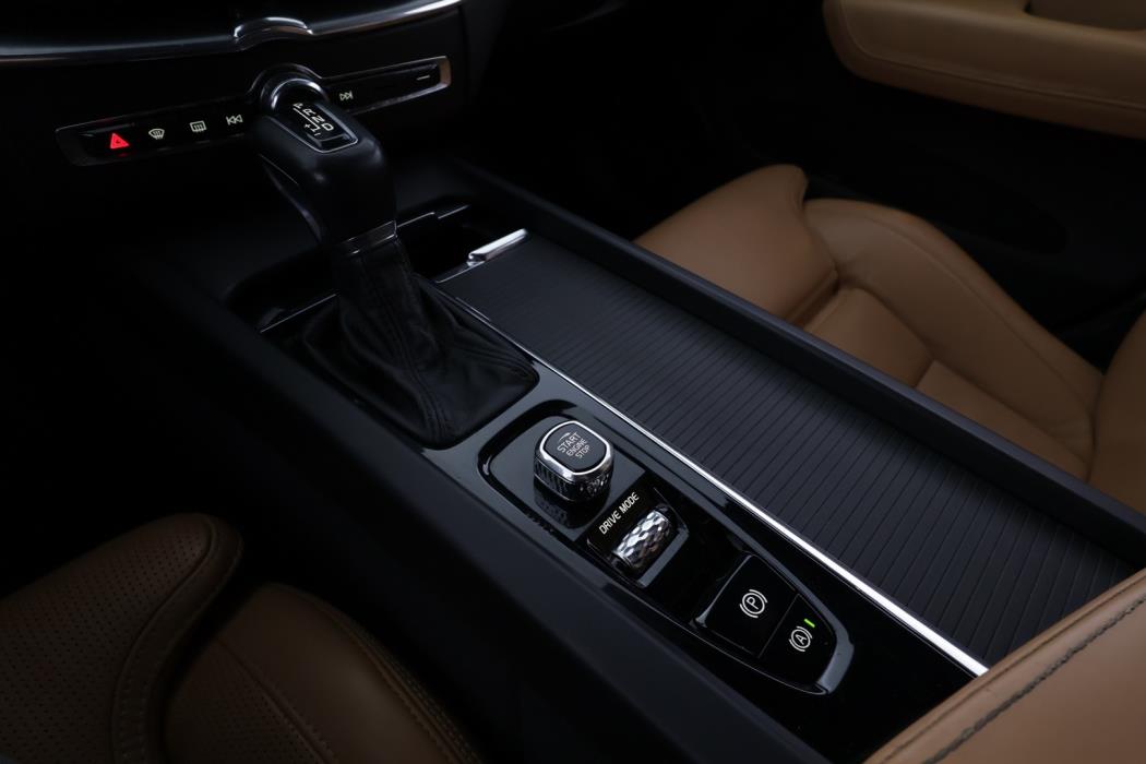 VOLVO XC60 2018