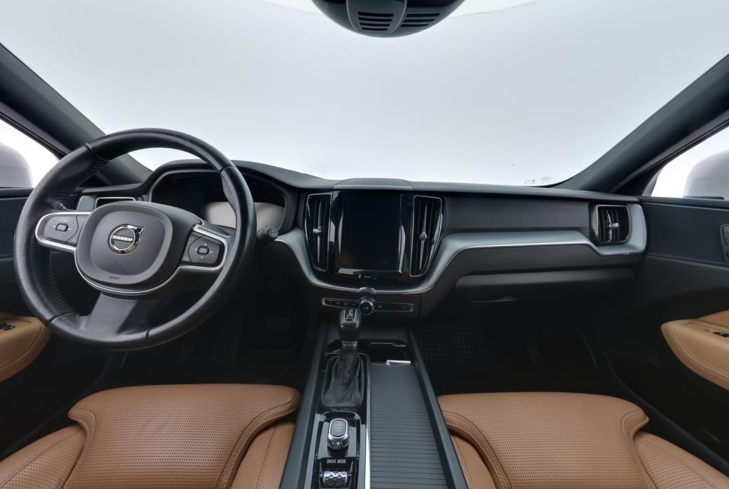 VOLVO XC60 2018
