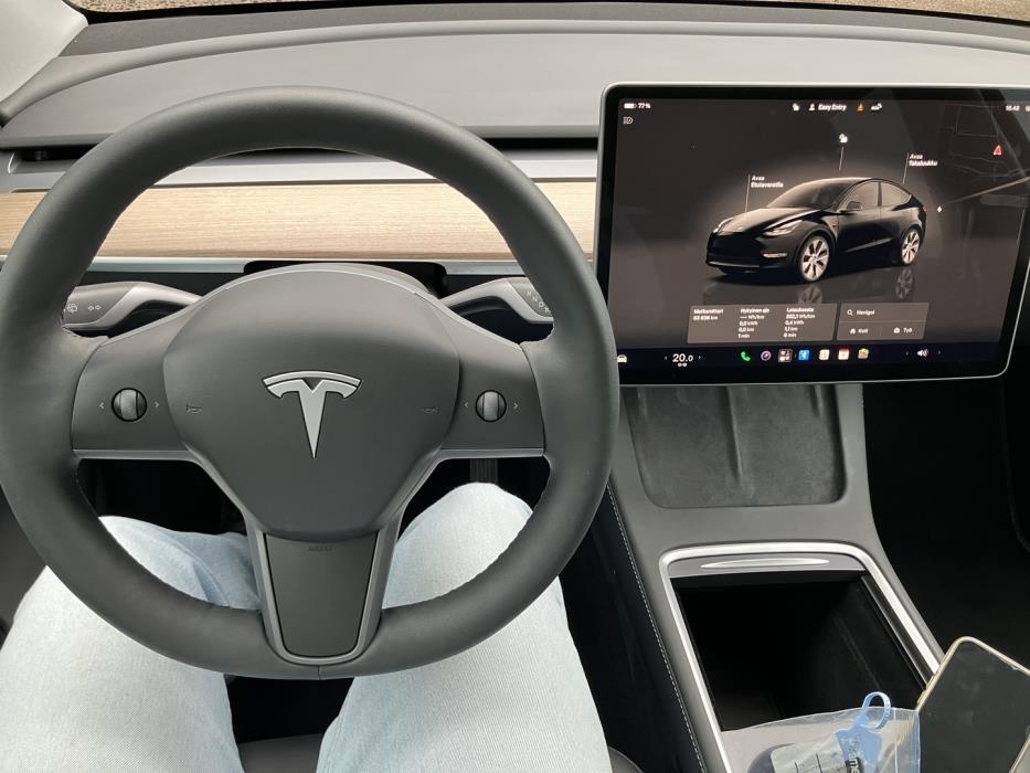 TESLA Model Y 2023