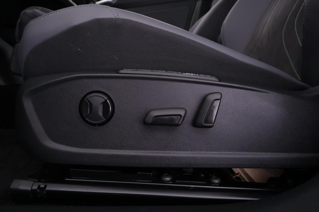 VOLKSWAGEN ID.4 2025